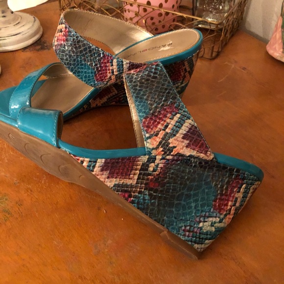 Beautiful Python Bandolino Wedge - Picture 3 of 3